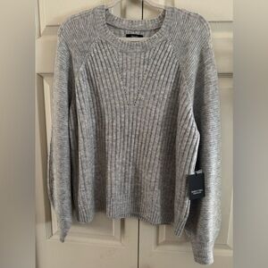 Simply Vera - Vera Wang Sweater in Soft Gray - Size Large